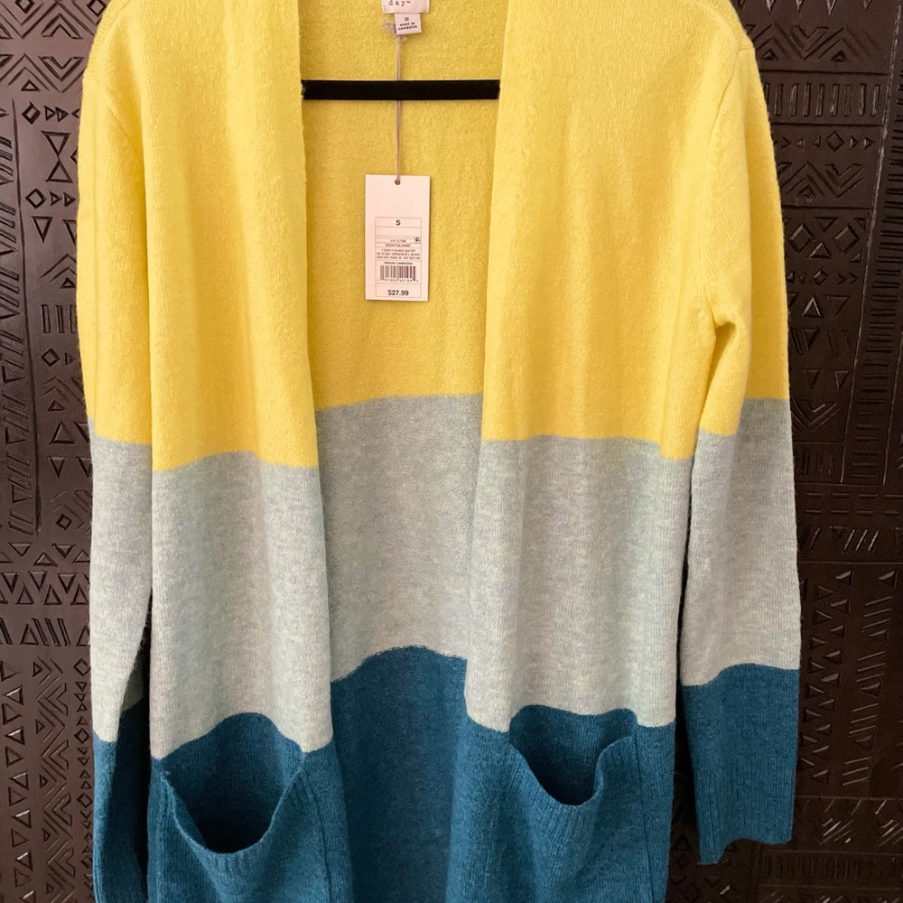 Beautiful Color Block Sweater! - Picture 2 of 4